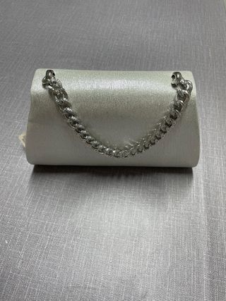Bolso de mano plateado K nuevo