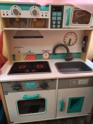 Cocina de juguete con accesorios