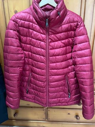 Chaqueta plumas ligero rojo talla XL