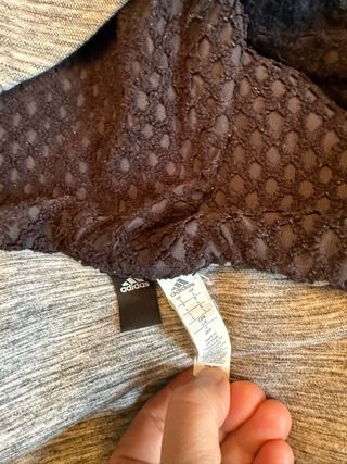 Chaqueta Adidas gris con capucha