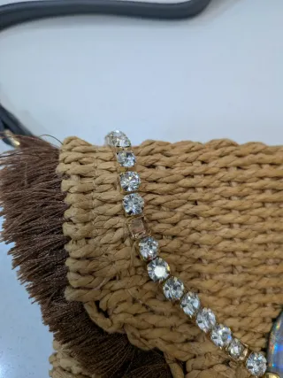 Bolso de mano rafia Uterqüe conchas y pedrería