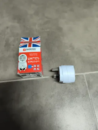 Adaptador enchufe Reino Unido a Europa