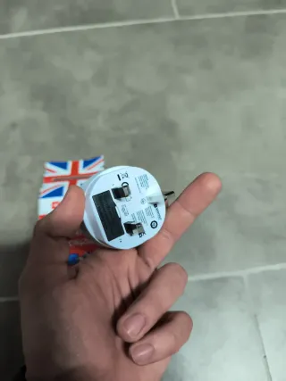 Adaptador enchufe Reino Unido a Europa