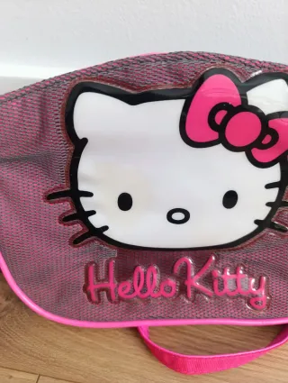 Lote Hello Kitty: Manta, Gorro y Neceser