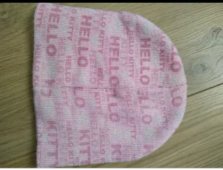 Lote Hello Kitty: Manta, Gorro y Neceser