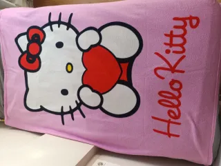 Lote Hello Kitty: Manta, Gorro y Neceser