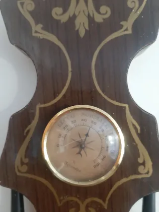 Estación Meteorológica antigua madera