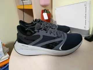 Zapatilla Reebok Energen Tech Plus 2 Negra/Gris