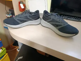 Zapatilla Reebok Energen Tech Plus 2 Negra/Gris