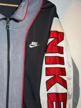 Chaqueta Nike Vintage Baggy Negra y Gris