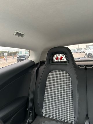 Rejilla reposacabezas asientos traseros scirocco