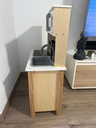 Cocinita de juguete con accesorios