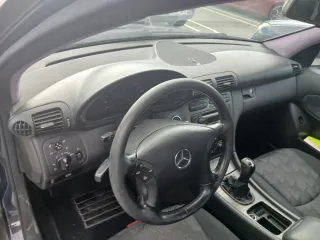 Mercedes-Benz Clase C 2004