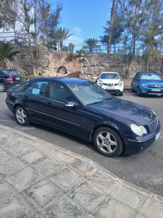 Mercedes-Benz Clase C 2004