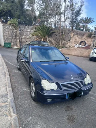 Mercedes-Benz Clase C 2004