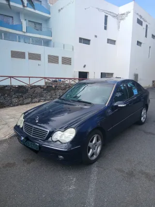 Mercedes-Benz Clase C 2004