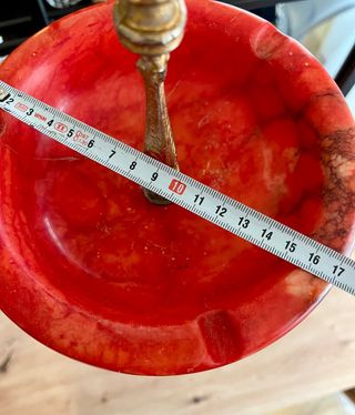 Cenicero de pie mármol rojo con asa