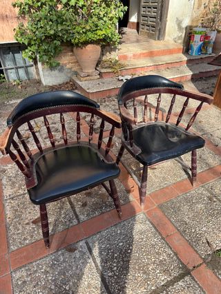 Sillas de madera y cuero estilo despacho