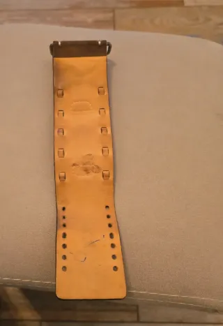 Reloj Guess Cuadrado Correa Marrón