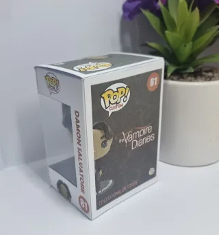 Figura Damon Salvatore