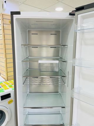 Frigorífico Nevera Hisense plateado 185cm - Nuevo