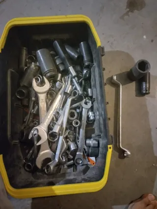 Juego de llaves y vasos