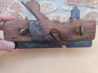 Cepillo acanalador de carpintero