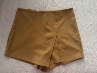 Falda pantalón marrón con abertura