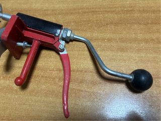 Taglia piastrelle e fora piastrelle