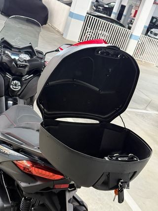 Yamaha X-MAX 300 2021 - 5400 km