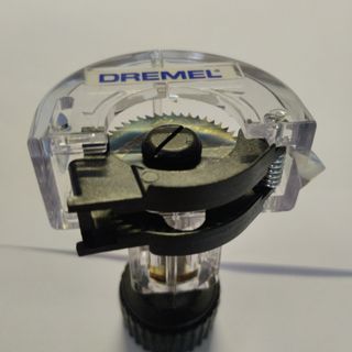 Minisierra Dremel 670