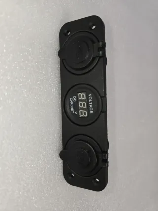 Cargador USB Coche Voltimetro