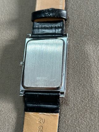 Reloj Seiko Quartz Rectangular.