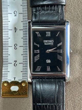 Reloj Seiko Quartz Rectangular.