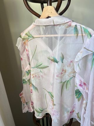 Blusa fluida floreada multicolor