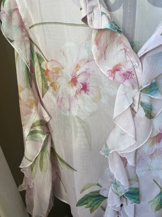 Blusa fluida floreada multicolor