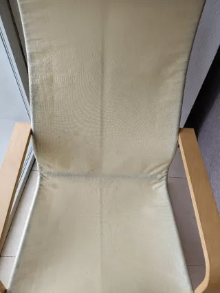 Sillón hamaca Ikea madera beige.