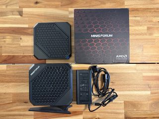 MiniPC Gaming Ryzen 9 6900HX RX6650m 8GB Barebones