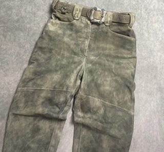 Pantalón de piel alta calidad.