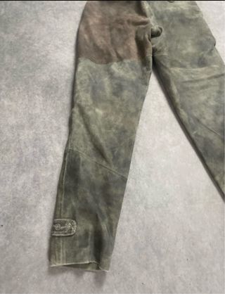 Pantalón de piel alta calidad.