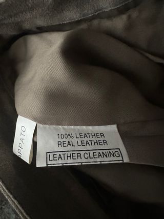 Pantalón de piel alta calidad.