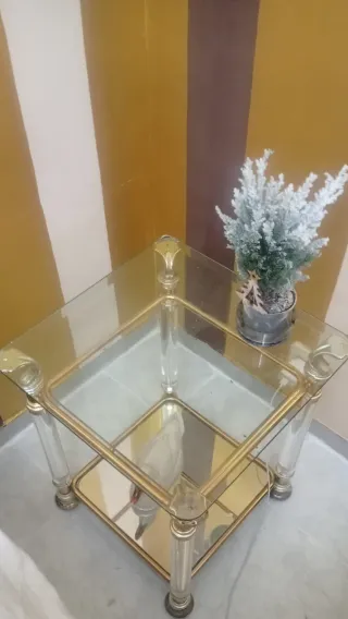 Conjunto mesas fumador y rincón cristal dorado