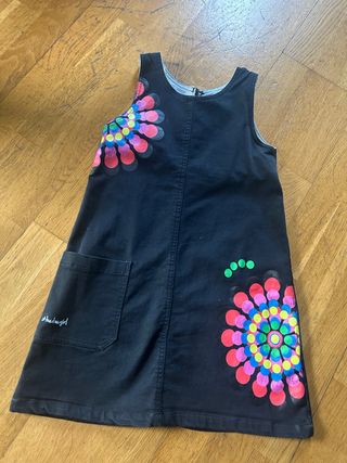 Vestido Tuctuc Negro con Estampado Multicolor