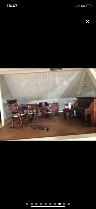 Casa de muñecas de madera