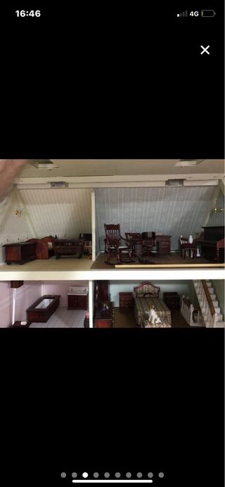 Casa de muñecas de madera