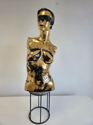 Figura Maniquí Busto Dorado y Negro