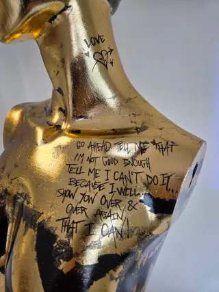 Figura Maniquí Busto Dorado y Negro