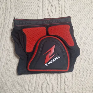 Protección culera y cadera Zandoná Talla L.