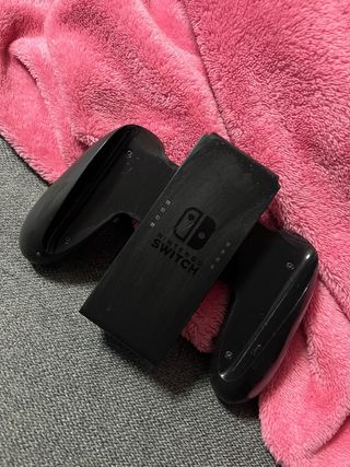 Nintendo Switch + Estuche + Mando + 2 Juegos