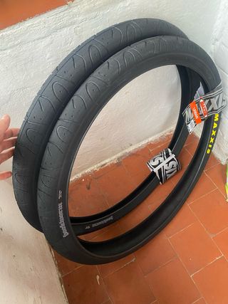 Neumáticos Maxxis Hookworm Urban